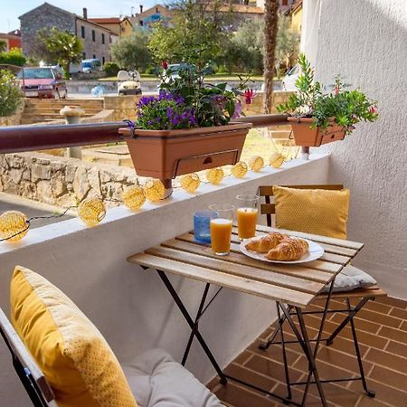 Apartment Papalina Върсар Екстериор снимка